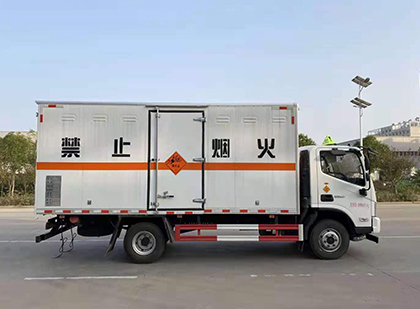 洪梅镇爆破器材运输车