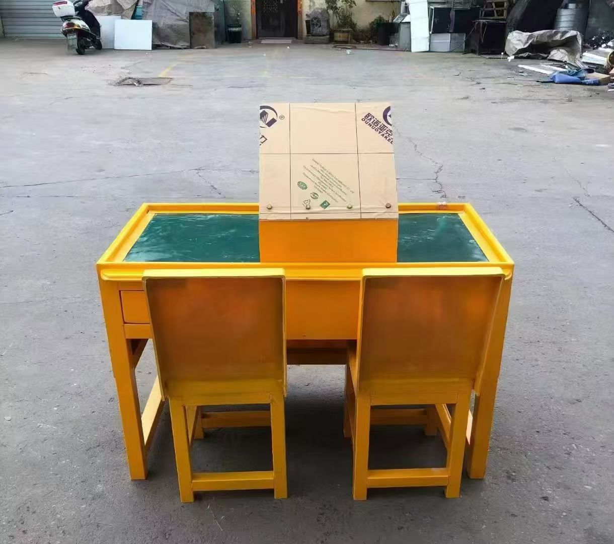 洪梅镇防静电导通桌井下煤矿火工品发放桌：危险品流转的安全守护者
